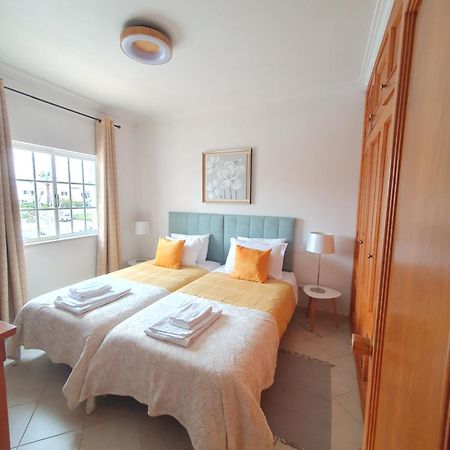 Vila Apartamentos Estrela Lagos Bagian luar foto